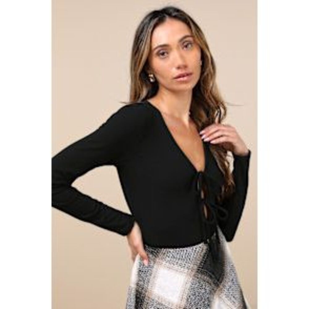 Lulu's Black Long-Sleeve Front Tie Top